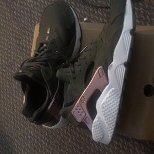 Women's Nike hurrachie sneakers